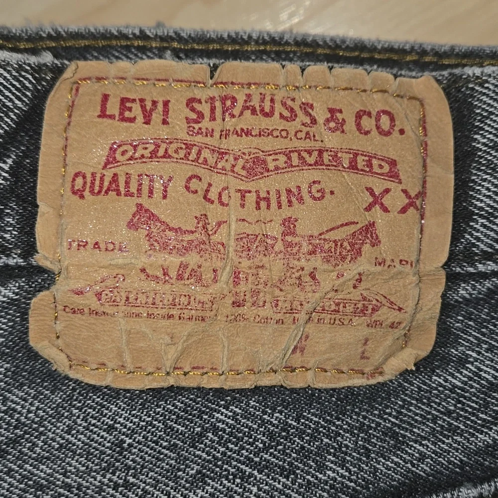 Vintage Levi 501 Button Fly Black Wash Jeans 38x32 Usa Made Ripped Crotch - Picture 3 of 16
